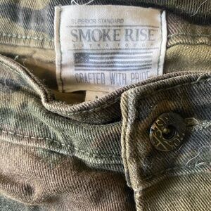 Smoke rise men’s 36x32 distress jeans